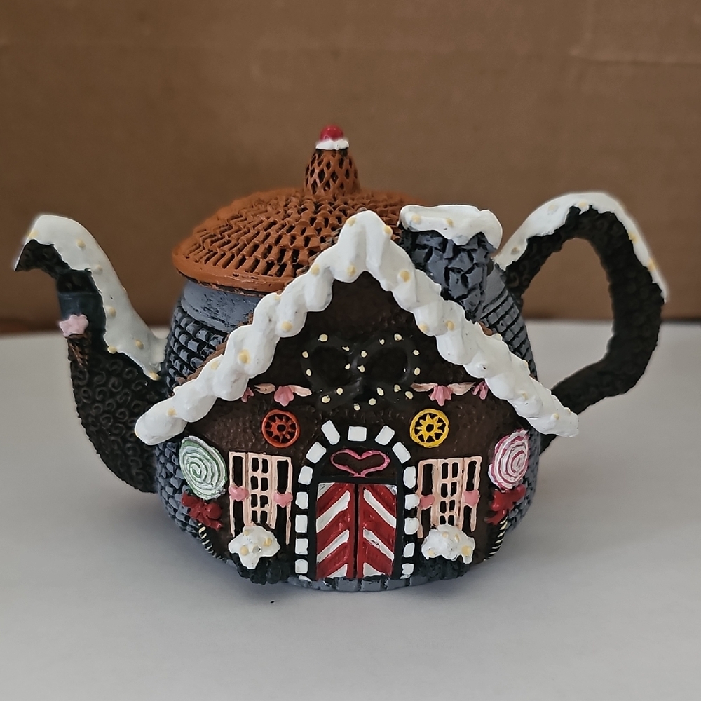 New Whimsical Gingerbread House Teapot